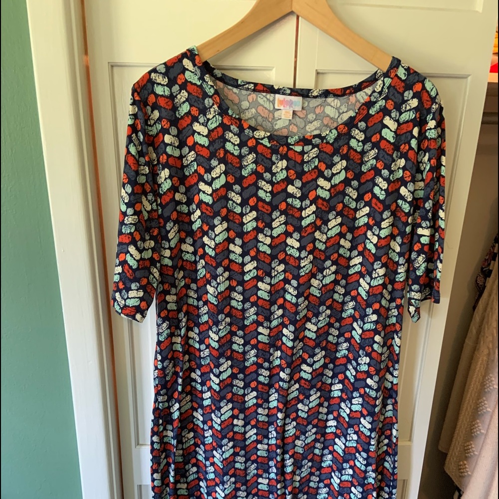 Short sleeve midi Lularoe dress. Fun Pattern 3X